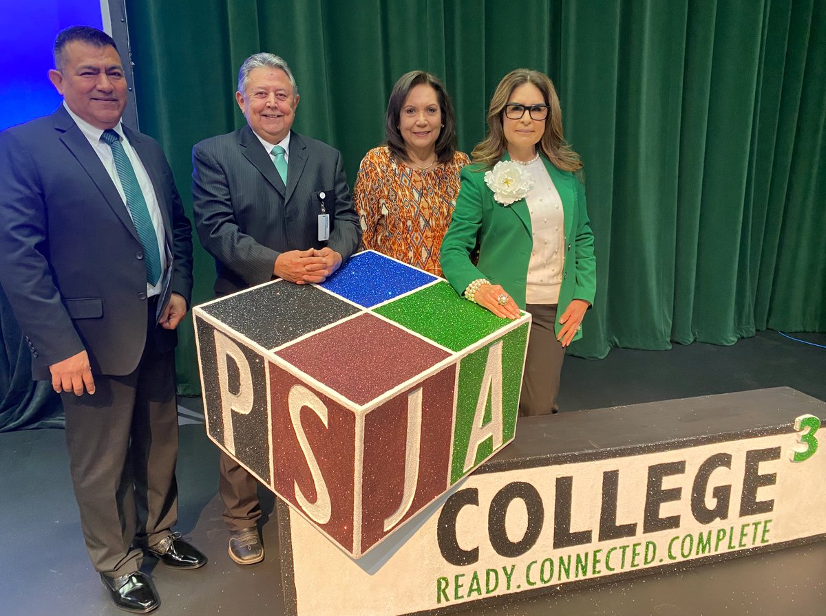 PSJAMemorial's tweet photo. Wolverine Country is fortunate to usher in 2024 with @PSJAISD Superintendent Dr. Alejandro Elias, Board Vice President Diana Serna and Board President Carlos Villegas.

We are honored to continue your vision for all students at PSJA ISD, the future looks bright! https://t.co/TifnEq5DUl