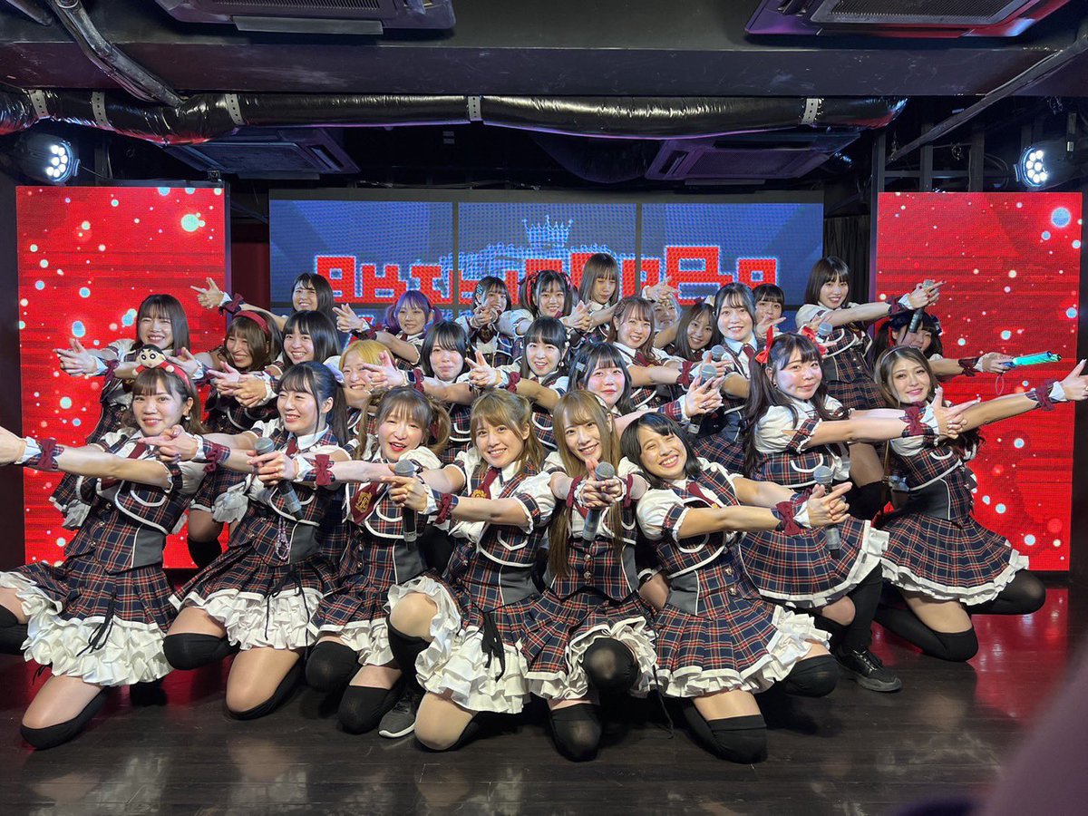 choroo_oo's tweet photo. #itubestudio #AKIHABARAバックステージpass
家族より家より学校より過ごした私の青春。
ここでたくさん泣いて笑って歌って悩んで、今も皆からもらった言葉を胸に大切に抱いています。私の力になってます。
最後三日間も私の大好きなバクステでした。最後まで守ってくれたメンバー本当にありがとう！！ https://t.co/42PVgEoRV1