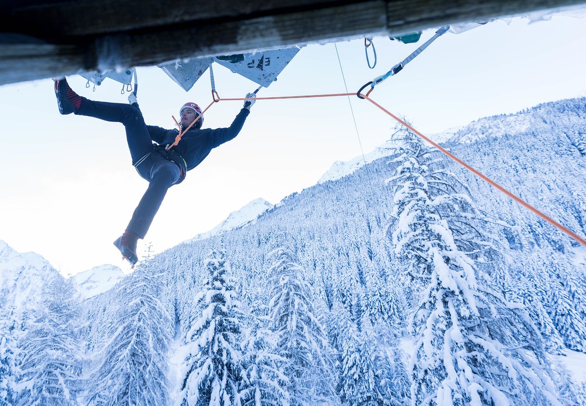 Media preview of the 2024 UIAA Ice Climbing World Tour.

Action starts this weekend with a World Cup event in Cheongsong 🇰🇷

iceclimbing.sport/media-preview-…