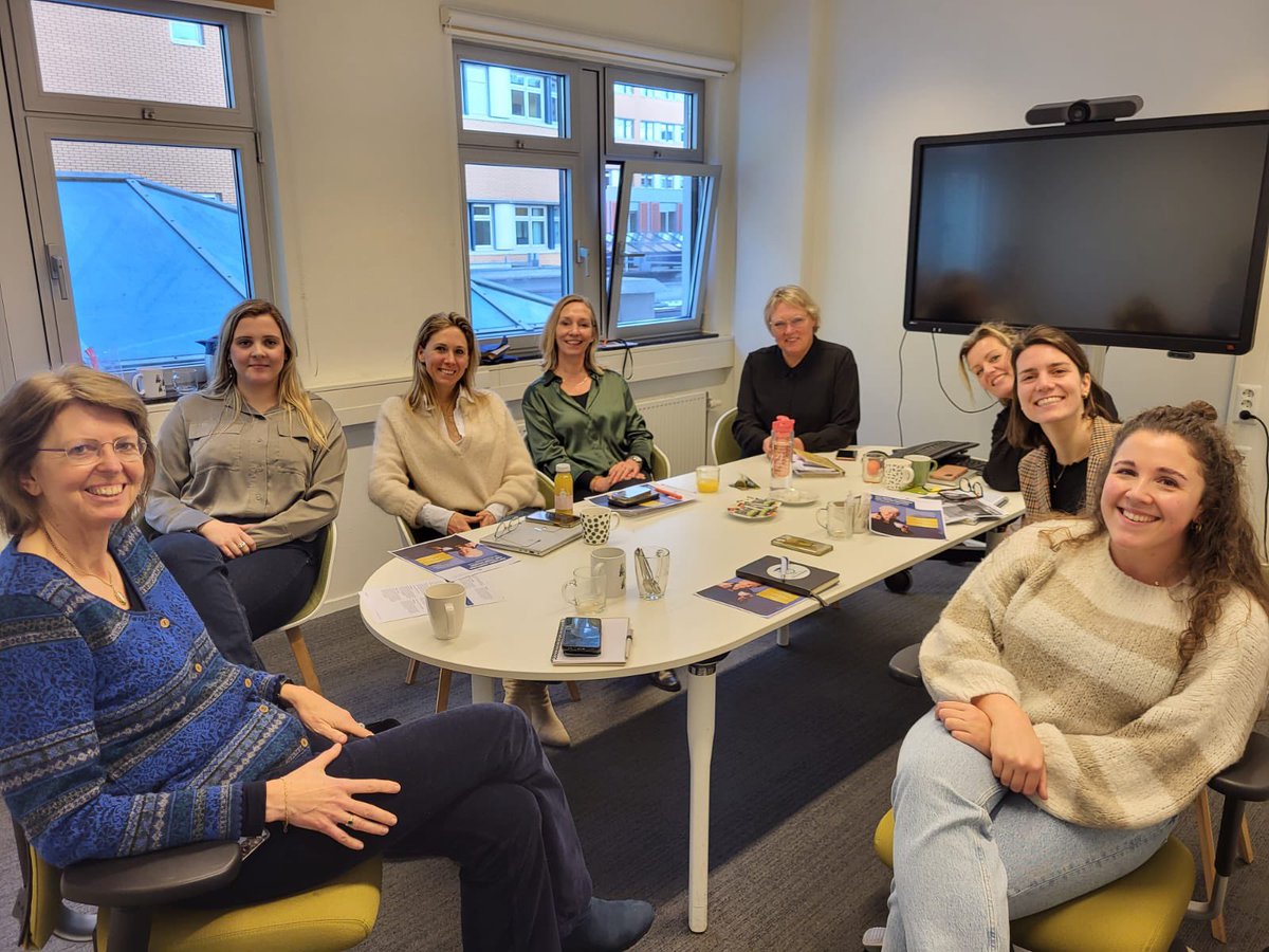 Vandaag ontving <a href="/UNO_UMCG/">UNO-UMCG</a> bezoek van medewerkers van collega netwerk @ukonnetwerk Kennis uitwisselen over onder andere implementatie en samenwerken rondom onderzoek in de ouderenzorg. 

#SamenKennisDelen #Ouderenzorg #Onderzoekindeouderenzorg