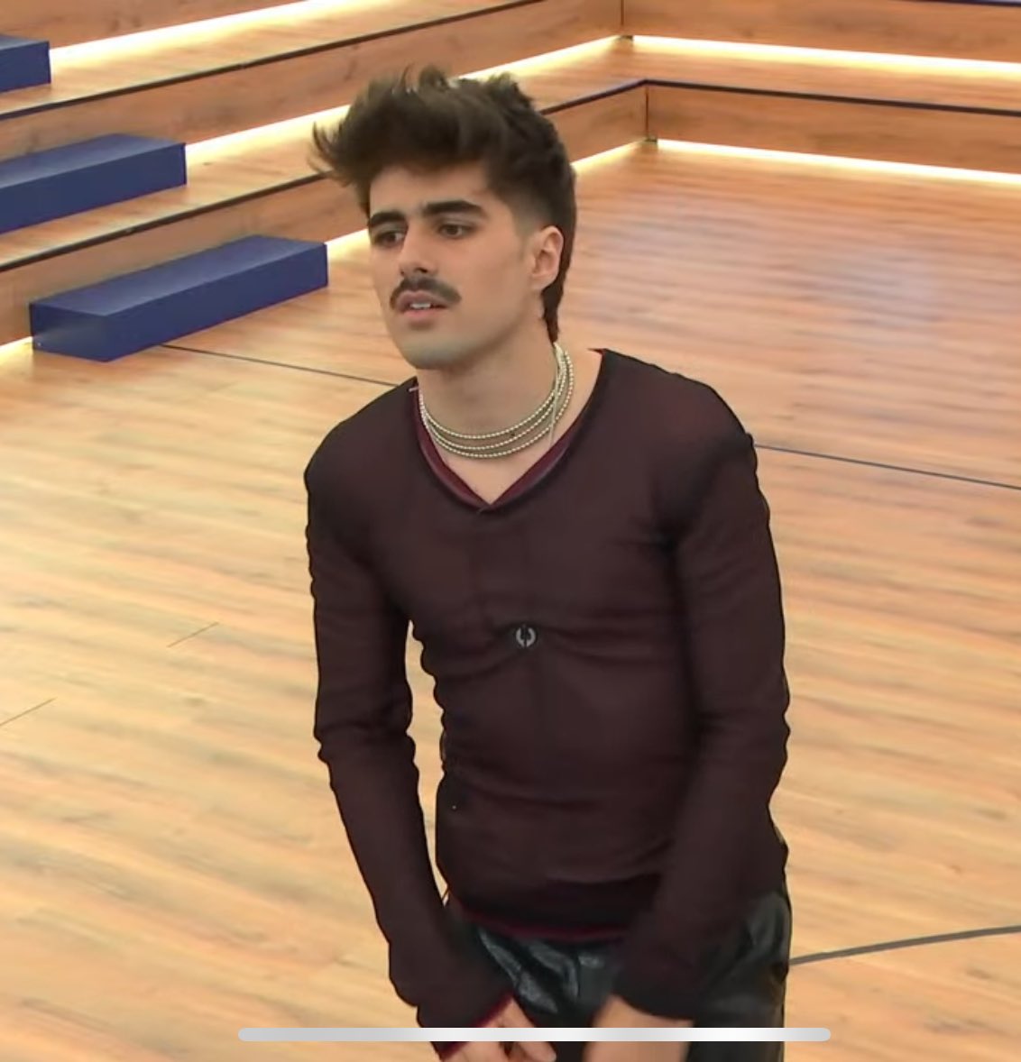 claras_aus's tweet photo. martin con mullet, mi nuevo imperio romano #OTDirecto8E https://t.co/MDU6FSfDu5