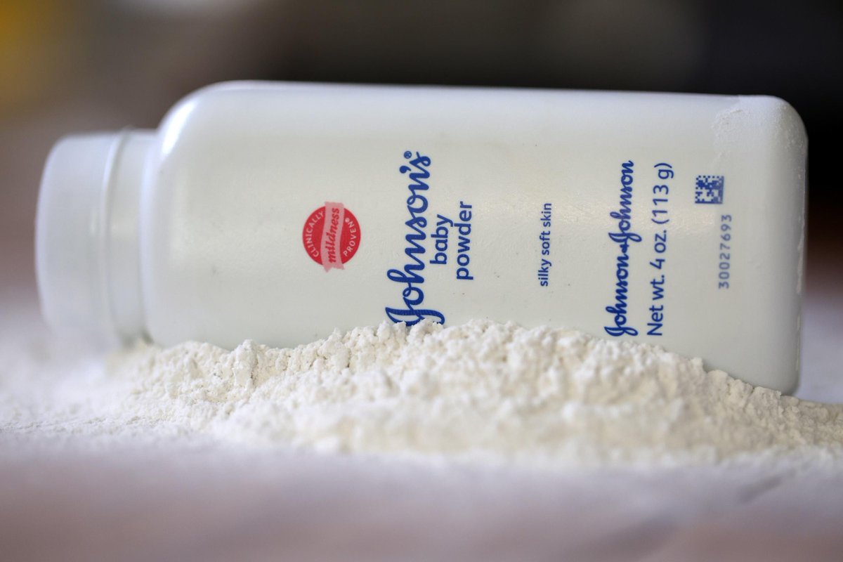 Forbes's tweet photo. Johnson &amp; Johnson Will Pay $700 Million To Resolve Baby Powder Marketing Probe, Report Says
https://t.co/p5KGZC3gYy https://t.co/0sRrBwzNnT