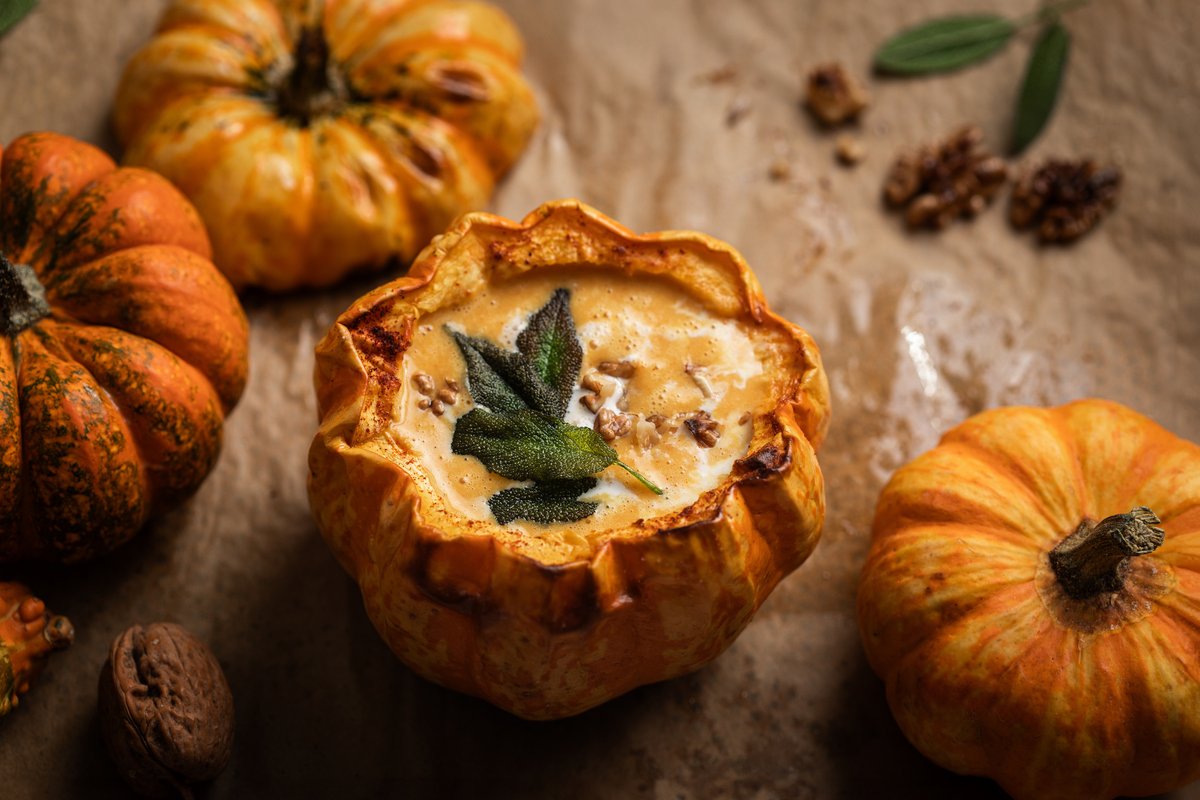 BlueShieldCA's tweet photo. The perfect #ComfortFood, it’s #SoupMonth! Great on a cold day, try using nutritious winter #vegetables, like #carrots, #kale or #potatoes. Learn how to make more #Healthy Choices at https://t.co/KBg2fzd7s4 #Wellvolution #HealhtyFoodSwap #FoodSwap #SoupSeason #SoupLover https://t.co/JivwNybLkk