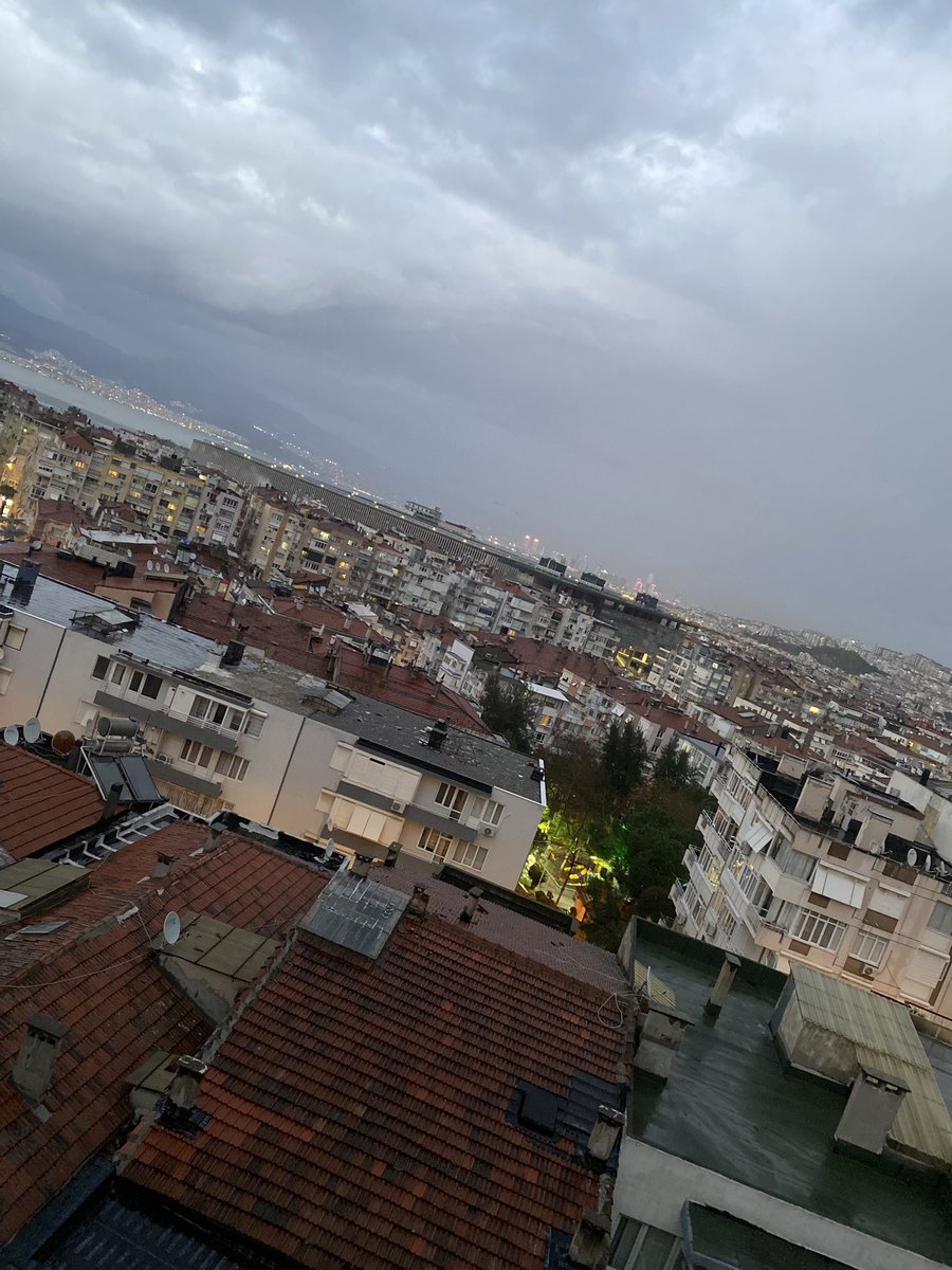 AKTABRAHM's tweet photo. İzmirli olmanın en güzel hali https://t.co/xF0eLo6x8B