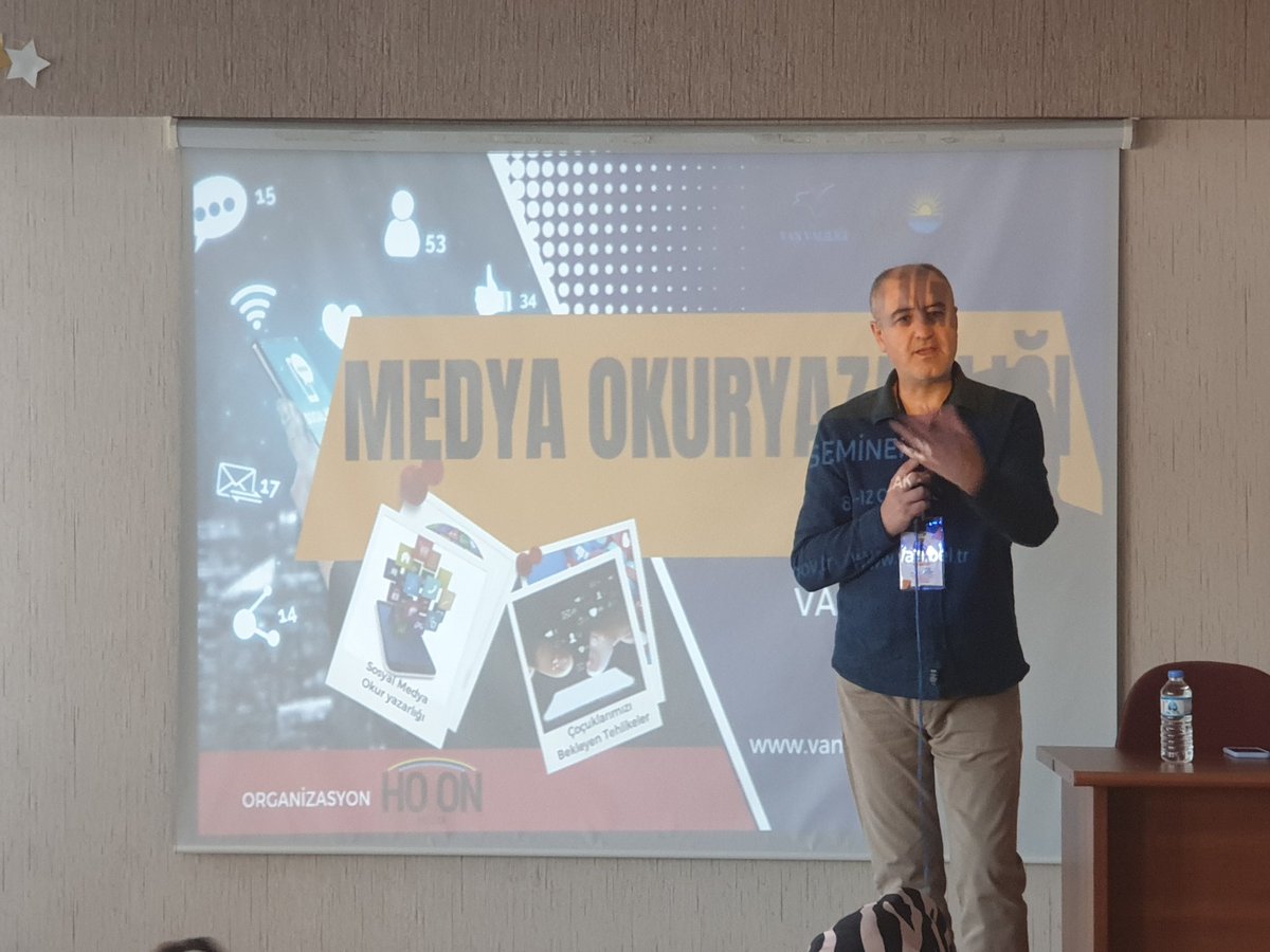 Hotonmedya's tweet photo. @tcvanvaliligi ve @vanbuyuksehirbb öğrenci ve velilere yönelik  sosyal medya farkındalık ve medya okur yazarlığı seminerleri Hoton Medya'nın organizesi ile   itibariyle başladı
@ibrahimdemirkan 
@FCALMUK 
@Hotonmedya 
@ademkarafilik 
@trgturker 
#gundem 
#kesfet https://t.co/BiRUp3Exb0