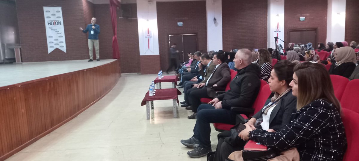 Hotonmedya's tweet photo. Van Tuşba ilçesi Koç İlköğretim Okulunda sosyal medya farkındalık eğitimi gerçekleştirdik 
@vanbuyuksehirbb 
@tcvanvaliligi 
@Hotonmedya https://t.co/4cwKRJ9Ax1