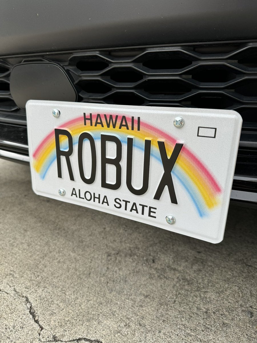 JamienChee's tweet photo. Like my new plate? 🤣 #Roblox https://t.co/nVYT9iT4Qt
