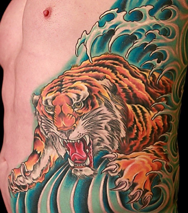 Redtree_Tattoo's tweet photo. #Artist @tattoosbydurb @Durb_Morrison
Tiger with Japanese waves on Jim’s ribs!
#tattoosbydurb #redtreetattoogallery #truetubes #truegrips #traditional #japanesetraditional #durbmorrison #ribtattoo #ribs #color #columbus #columbusohio #columbustattooers #ohiotattooers https://t.co/Zr3zcy0prx
