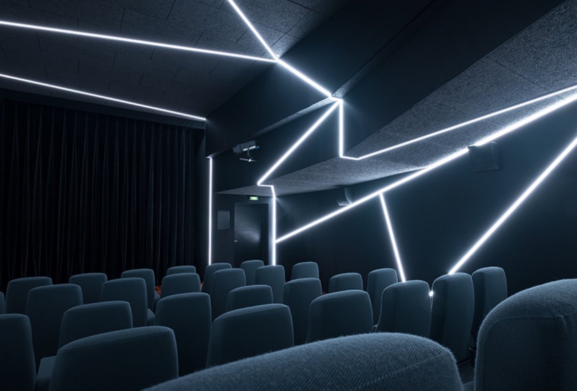 luusssso's tweet photo. This cinema lighting in Berlin >> https://t.co/syCaaXG7J0