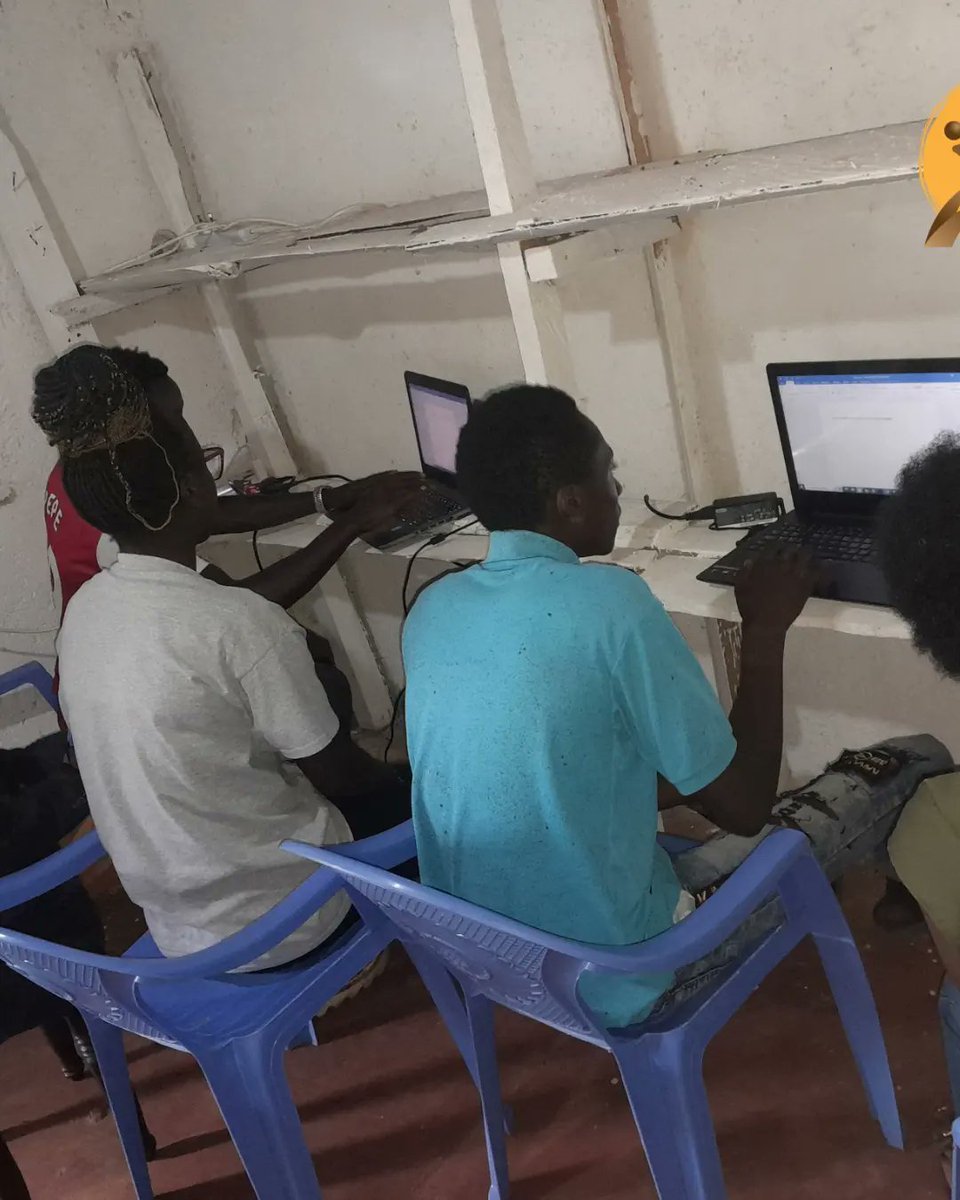 umunduartivism's tweet photo. 8/1/2024: Our computer skills training has kicked off. Once the team learns computer basics, we will introduce them to online learning courses and allow them to use The Umundu Artivism Center and tools for learning. https://t.co/Pkc5B1d8nu