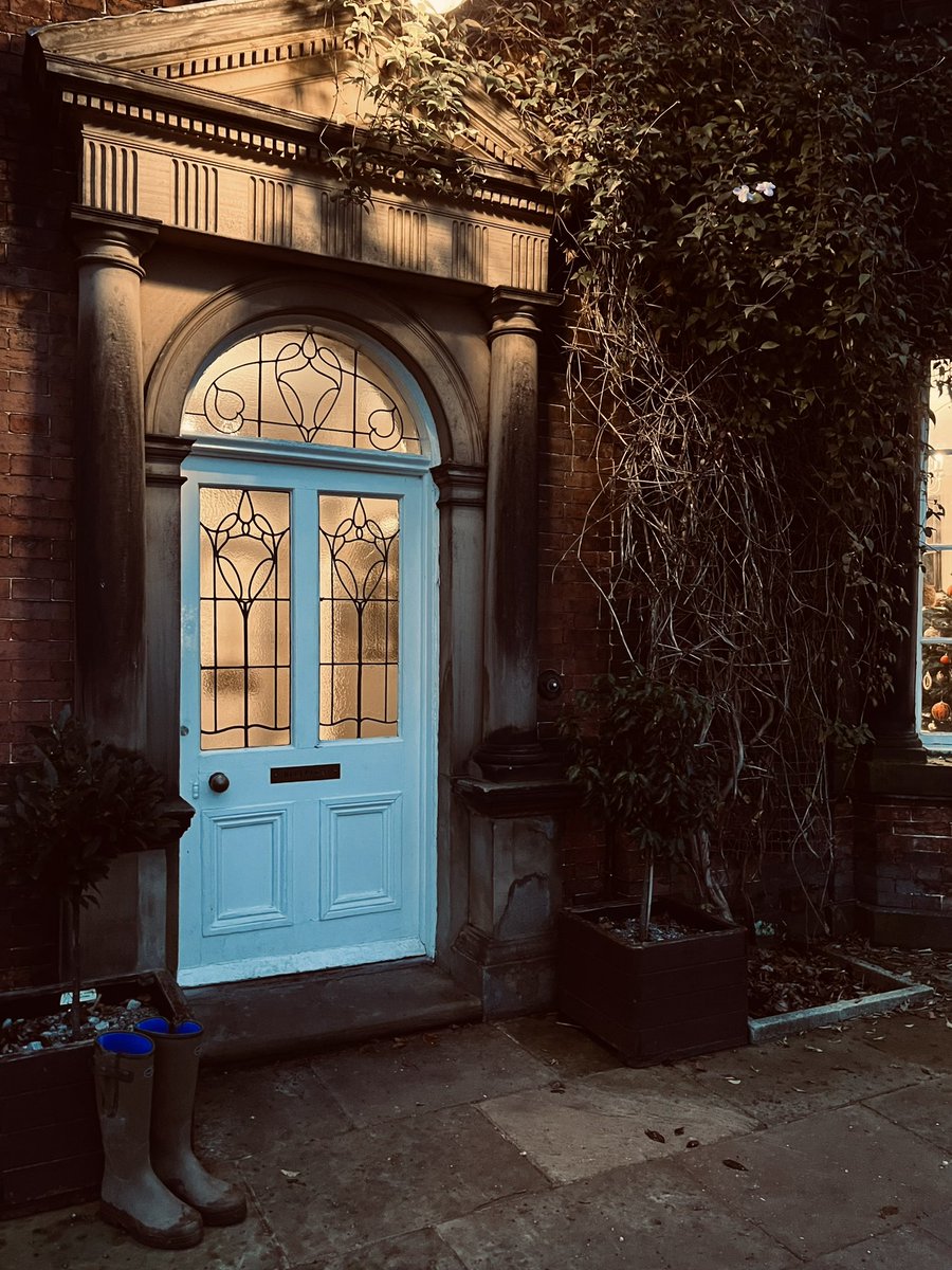 TranbyHead's tweet photo. Counting down the hours until the school bell rings again! Ready to dive into new opportunities, make memories, and embrace the joy of learning. Here's to a fantastic week ahead! πβοΈ
#BackToSchool #ExcitedForLearning https://t.co/9xA3VsPLwA
