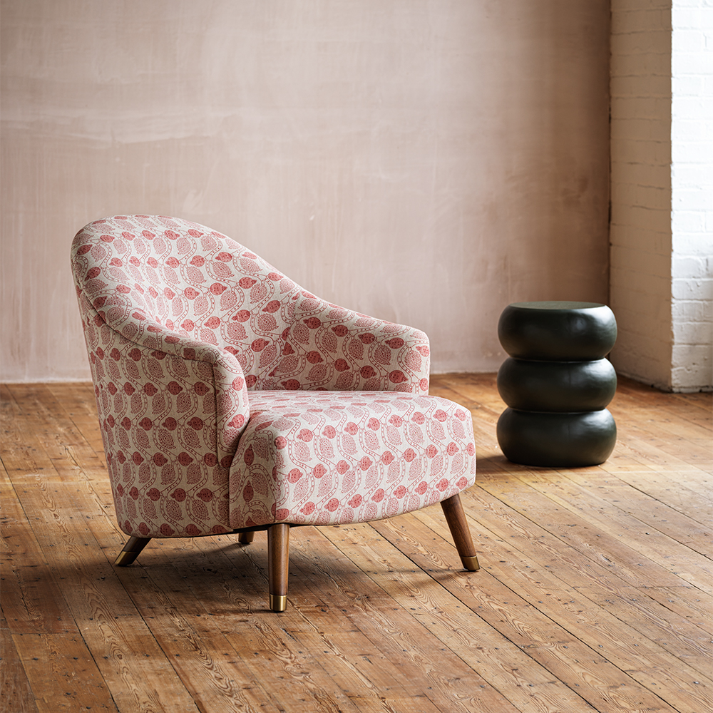 We’re back!

Our offices, warehouses and showrooms are all open and ready for the New Year.

The Alice Chair joined our collection this Winter. A pretty bedroom Armchair with a curved back, the legs are slightly angled and finished in Distressed Walnut.

julianchichester.com/product/alice-…