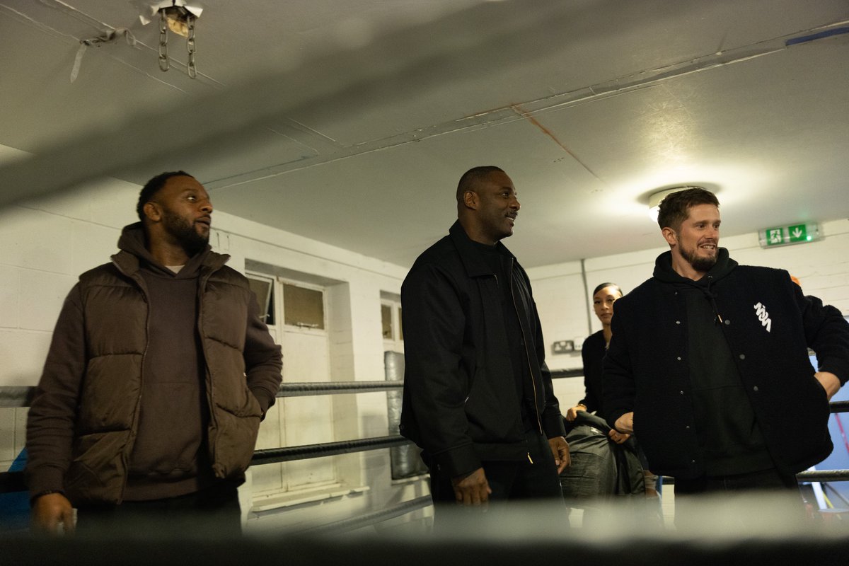 be_inspireduk's tweet photo. On Friday Gloves Not Gunz had the absolute privilege and honour of welcoming @idriselba alongside community leaders, parents and carers to the boxing club in Croydon.

As part of the #DontStopYouFuture campaign which launched today outside Parliament...  ½ https://t.co/4qoa77uwsE