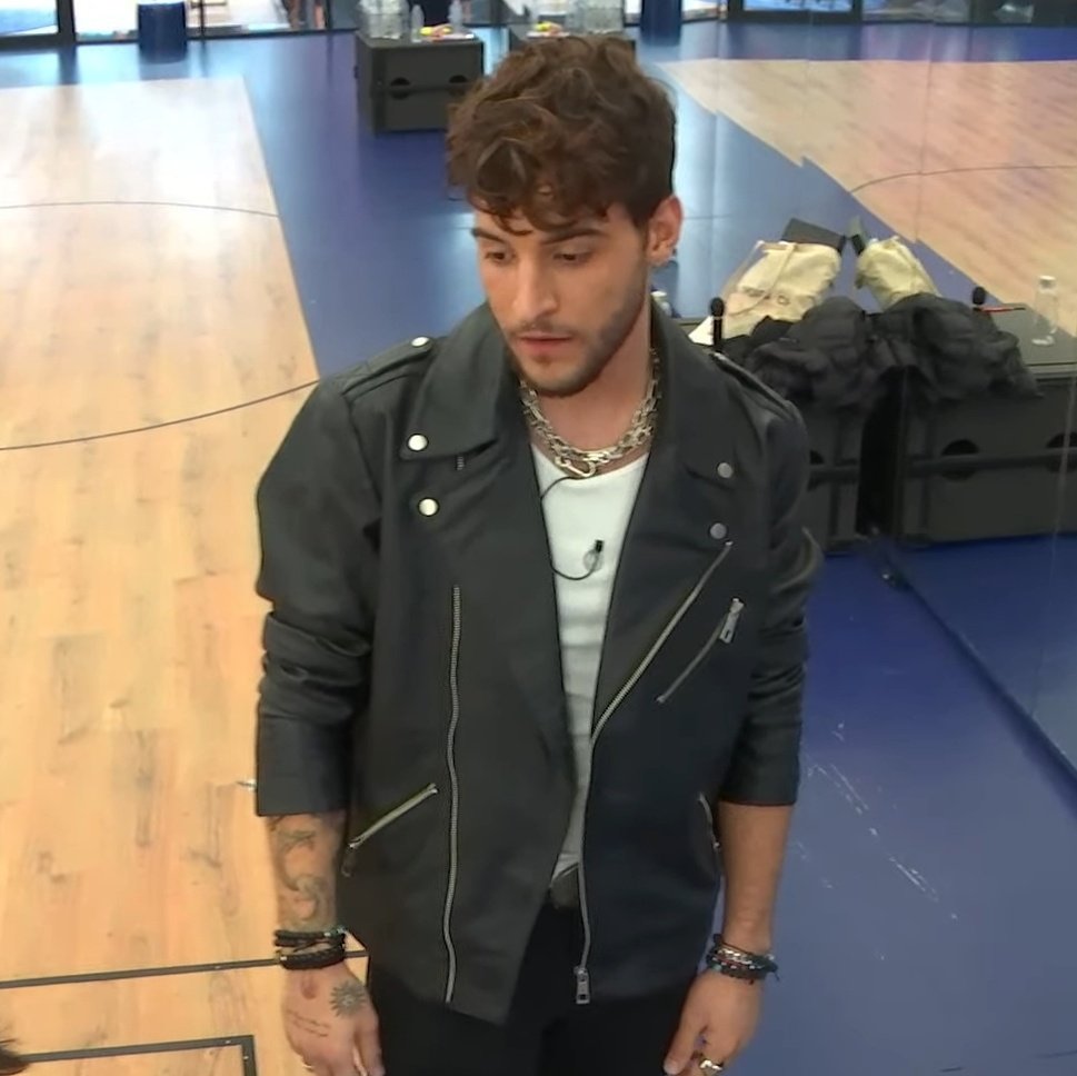 hodarsround's tweet photo. hermanas me está dando algo con lucas así #OTDirecto8E https://t.co/bjhsK95tpu