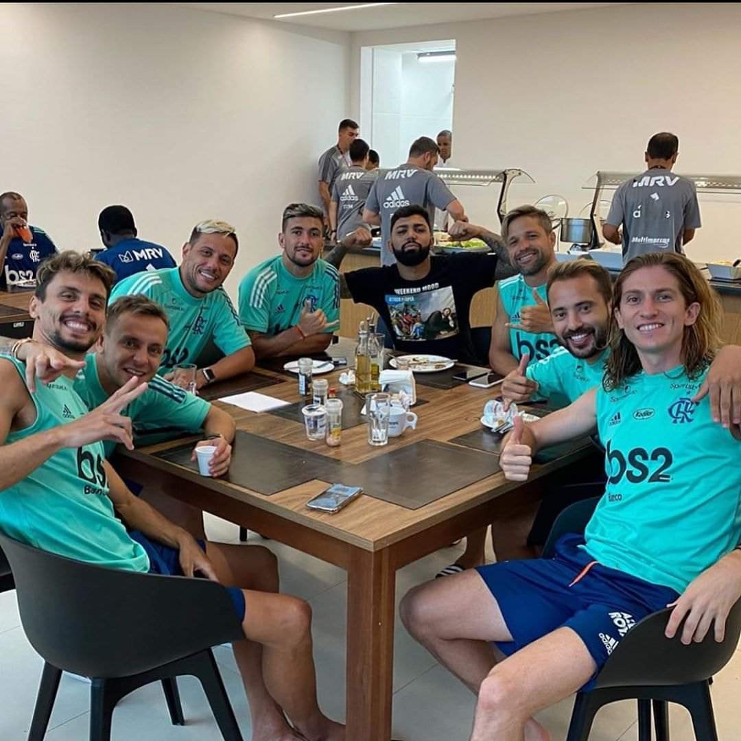 mengaorcomics's tweet photo. Promete que não vai chorar? https://t.co/MKqMPa4Fs3