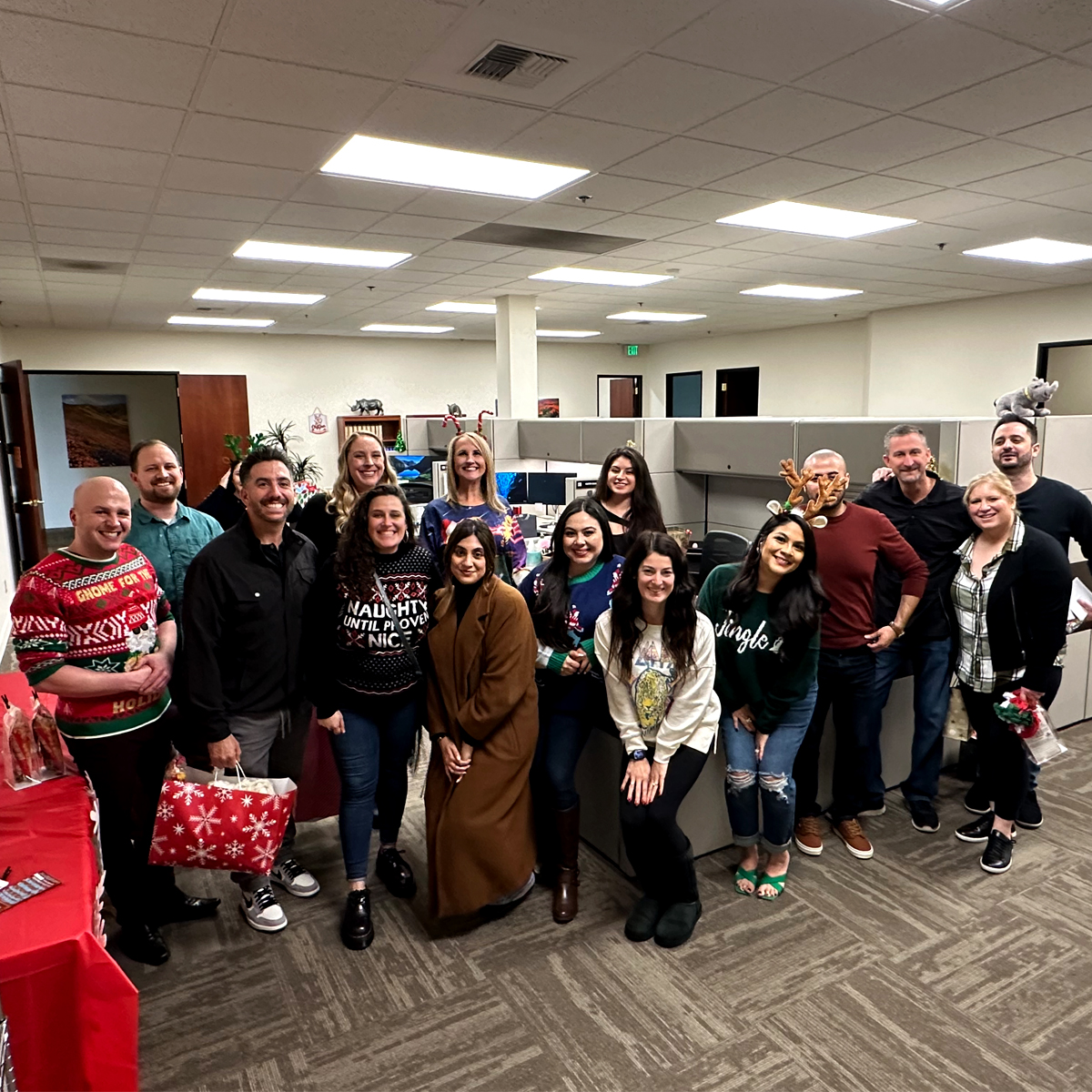 sullivanattys's tweet photo. 📸✨ It’s the December Rhino Round-up! Last month was filled with camaraderie, laughter, and an unforgettable firm-wide holiday party! 🥳 ➡️ Follow MS&A on social media to join us at upcoming events!
#DecemberHighlights #TeamRhino https://t.co/SMtfHhkAyl