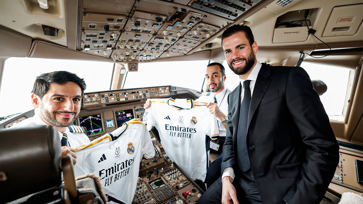 ©️ الكابتن مع الكابتن!
✈️ @emirates
#FlyBetter | #SuperSupercopa