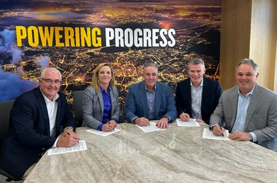 PRNEnergy's tweet image. brnw.ch/21wFTCB Caterpillar Signs Strategic Agreement with CRH for #Electric Off-Highway Trucks and #ChargingSolutions