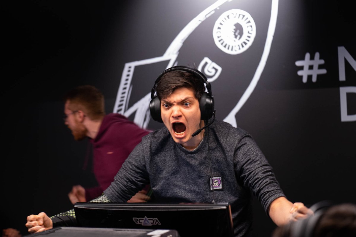 Fave (@faveripper) on Twitter photo Da Ex-PDUCKS sich ende letzten Jahres aufgelöst hat, habe ich mich nach kurzer bedenk Zeit dazu entschieden noch mal LFT zu gehen.
An dieser Stelle sei erwähnt, dass <a href="/flyingace_r6/">FlyingAce✈️</a>
auch noch nicht fertig mit comp. ist (gerne spielen wir auch im doppelpack) 👀 Da Ex-PDUCKS sich ende letzten Jahres aufgelöst hat, habe ich mich nach kurzer bedenk Zeit dazu entschieden noch mal LFT zu gehen.
An dieser Stelle sei erwähnt, dass <a href="/flyingace_r6/">FlyingAce✈️</a>
auch noch nicht fertig mit comp. ist (gerne spielen wir auch im doppelpack) 👀