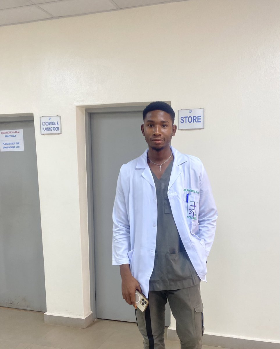 draizident's tweet photo. Last week, an elderly woman, a patient, asked me “doc are you leaving Nigeria or will you to stay &amp; help your people, we need docs like you”

It broke my heart hearing her voice her pain when I told her. 

I’d go out, learn,get the money &amp; come back to help my people
God help me. https://t.co/Zf6YZpRzWt
