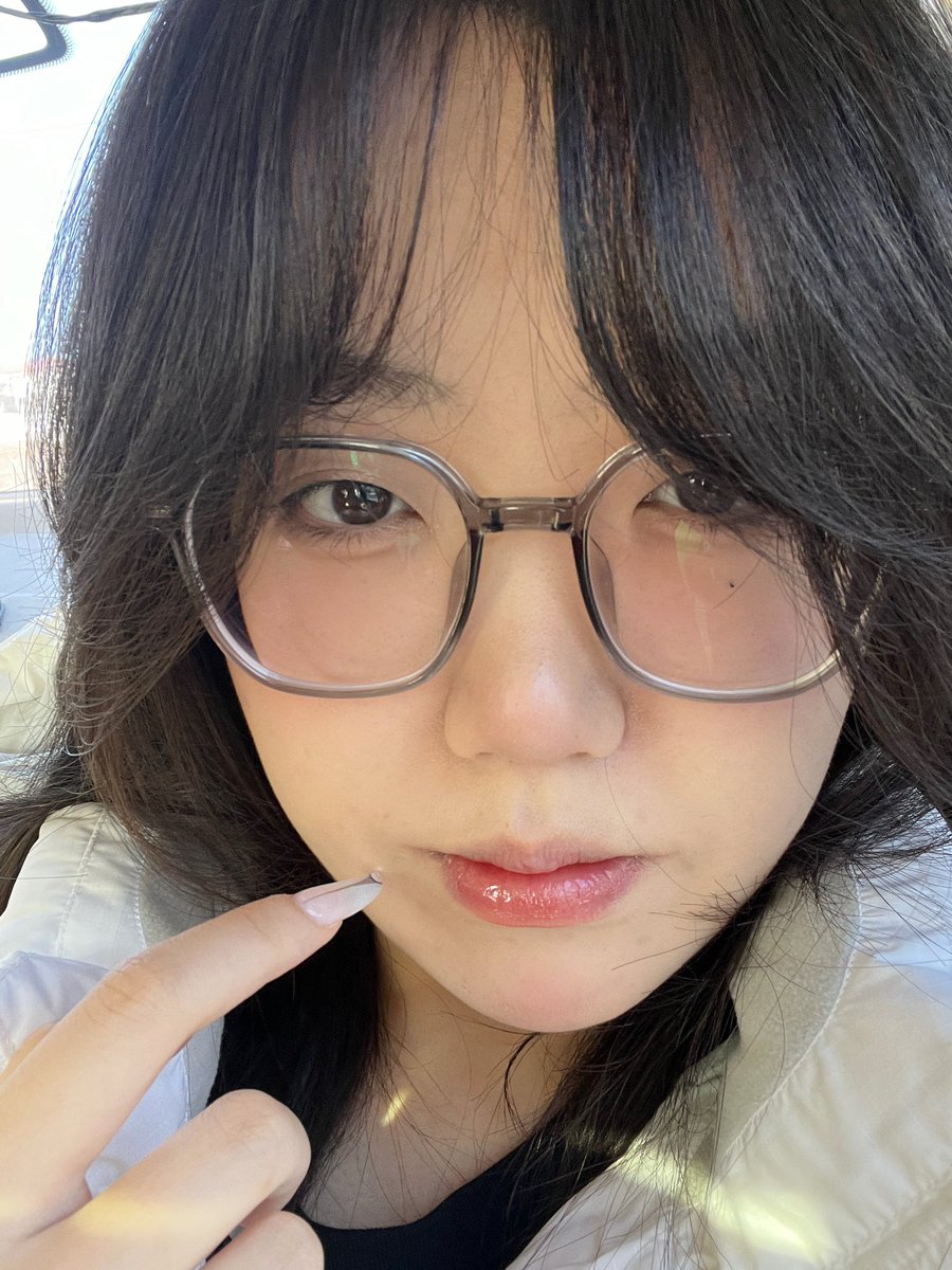 l_moonmoon's tweet photo. 💗💗 https://t.co/lPTjVX3Be2