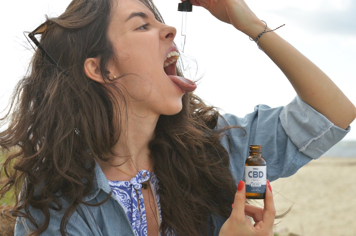 Tru2Cbd's tweet photo. As the day goes on, you may start to feel stressed and tense. To combat this, take a midday break to relax. A few drops of Tru2’s CBD tincture can help you feel calmer and more balanced. This midday ritual can make a big difference in your ability to stay productive! https://t.co/yDULi5Mc4w