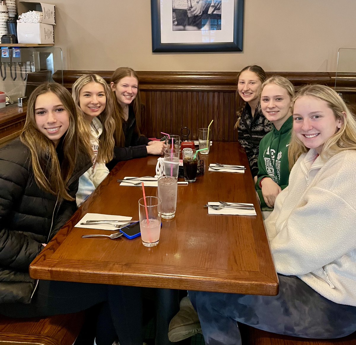 _teamECV's tweet photo. 17.1 N Paonessa had team brunch at Yours Truly yesterday before practice! #teamECV #LOVB #TeamBonding https://t.co/otOxB95VQH
