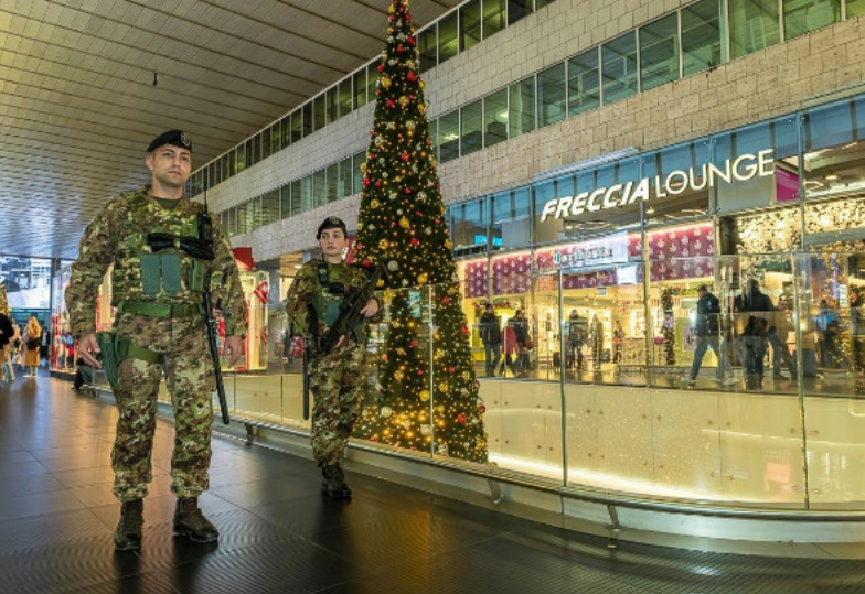 gpsegala's tweet photo. Un plauso ai nostri 5000 militari che durante questo periodo estivo si sono preoccupati della nostra sicurezza. Grazie ragazzi! https://t.co/NBJjvcEEax https://t.co/mjZ2tqfzBg