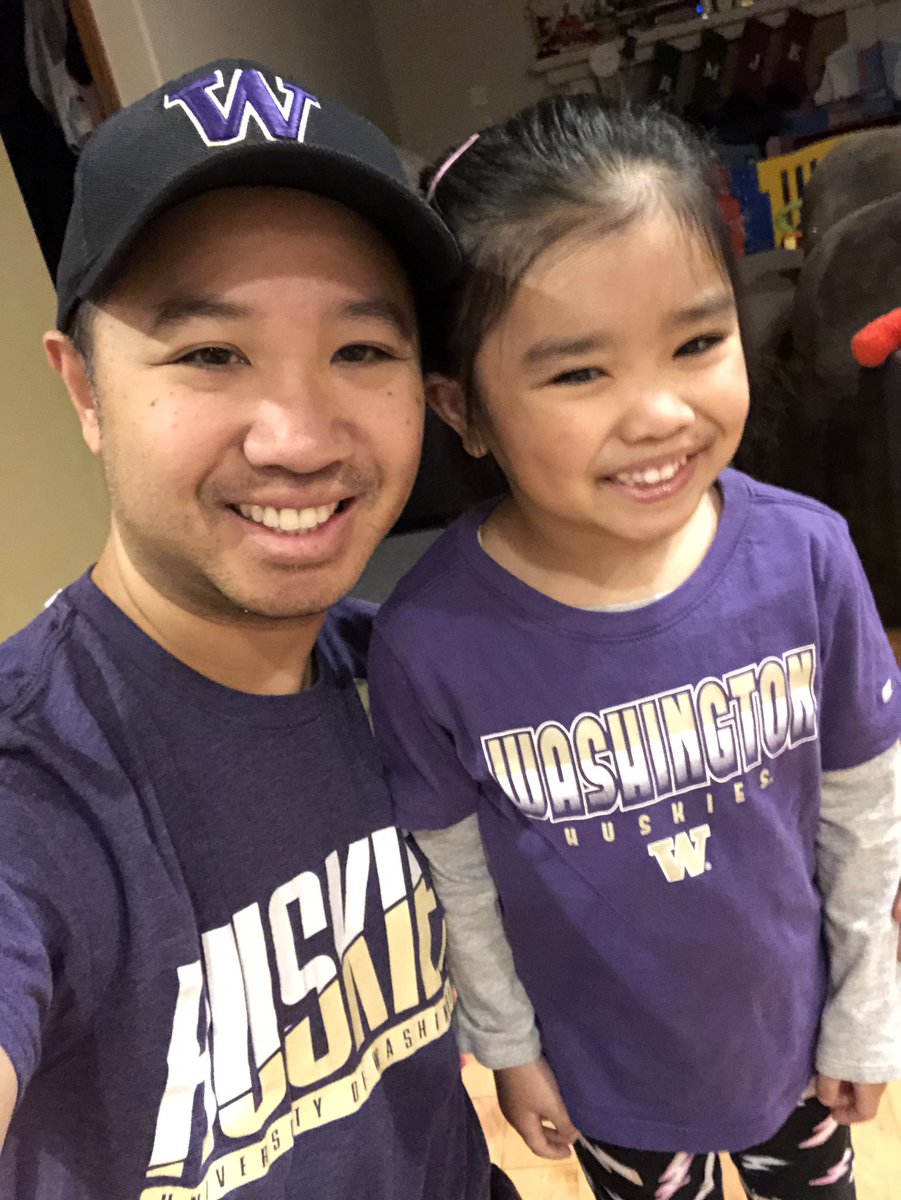 djrazs's tweet photo. Kami’s ready for the game! Go Dawgs! https://t.co/gwyDywPkXZ