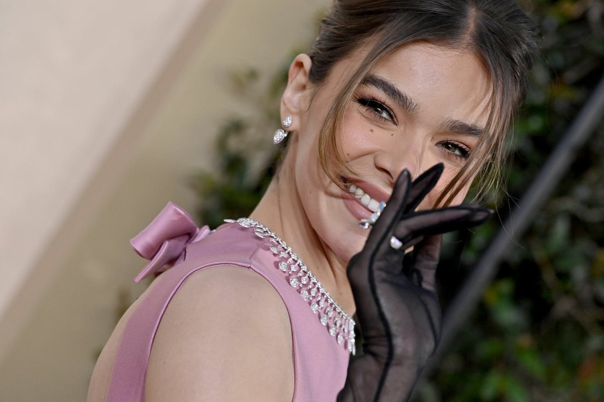 archiveshailees's tweet photo. hailee steinfeld is the most beautiful view https://t.co/WSOOjGCS5E