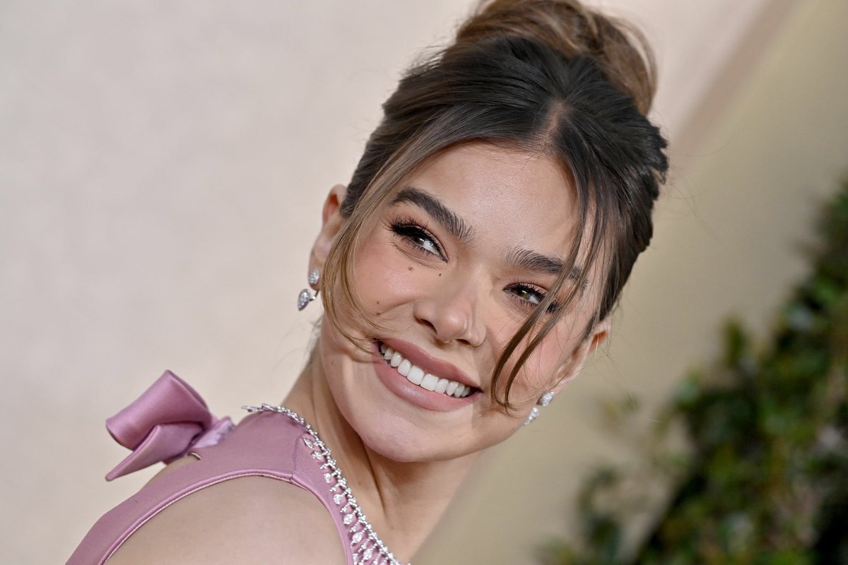 archiveshailees's tweet photo. hailee steinfeld is the most beautiful view https://t.co/WSOOjGCS5E