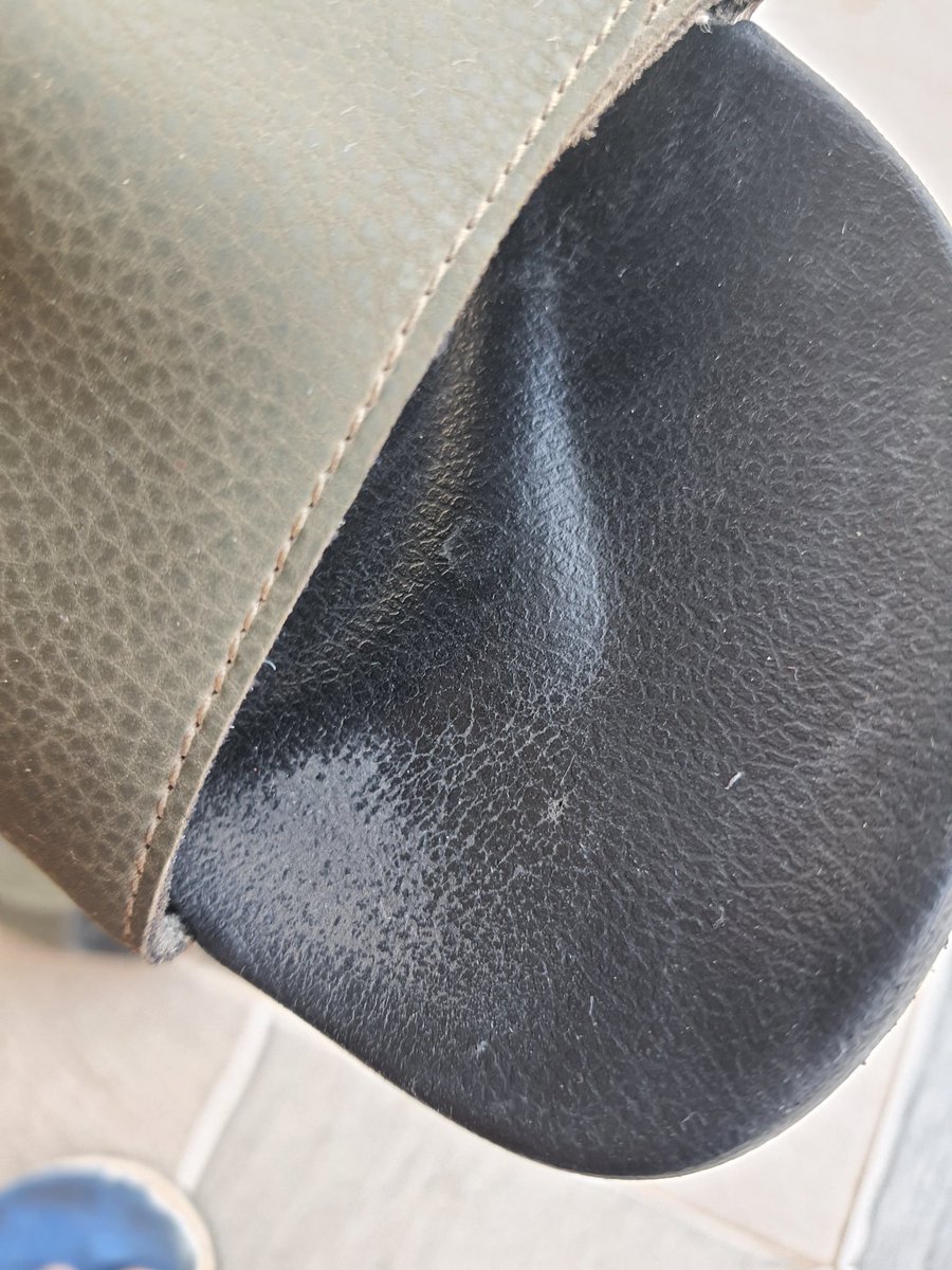 HamidHoda1's tweet photo. This is what...never expected from Bata.
*बचपन का भरोसा तुट गया*

@BataIndia
@batashoes 
@KatariaGmail 

#bata https://t.co/EtlovGGe2X