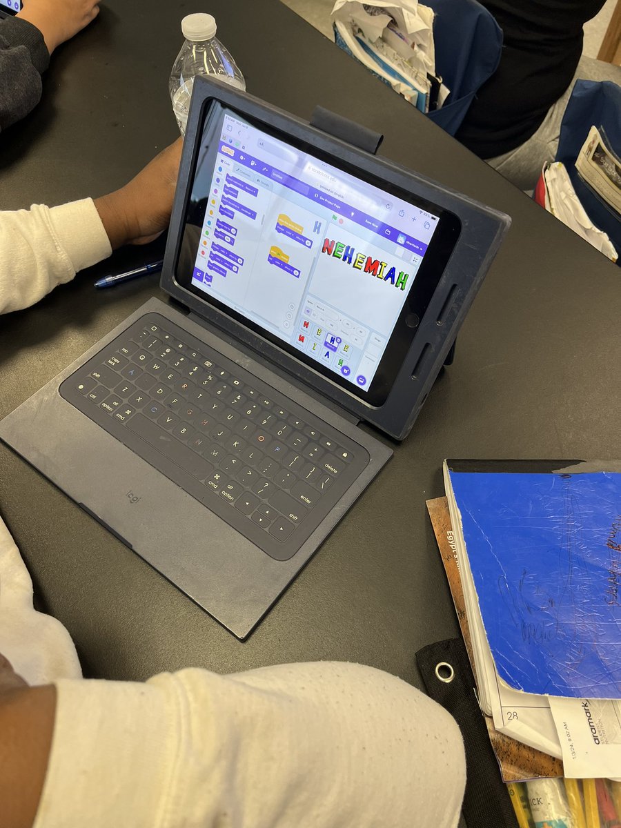 5th graders at Smith Street @UniodaleUFSD worked on <a href="/scratch/">Scratch Team</a> to animate their names today. So many creative options today in Mr Esposito and @Hpeachtree classes!