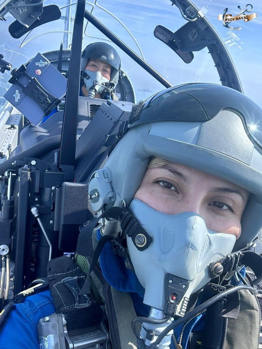 CentralQNoticia's tweet photo. ✈️👩🏻‍✈️ #Oaxaqueña encabeza el primer vuelo #Aeronaval conformado totalmente por mujeres

En una tripulación conformada totalmente por egresadas en ingeniería aeronaval, en un avión tipo Texan T-6C+ se llevo a cabo un vuelo de vigilancia en apoyo al Plan marina en el estado de #Tamaulipas.

Las tenientes  Fátima Gonzales Cortez  y Diana Laura Olivares Cruz originarias de #Oaxaca y Papantla encabezaron la tripulación.

Es la primera vez que un vuelo conformado totalmente por mujeres realiza una misión táctica militar en nuestro país, este hecho fortalece a la igualdad de género y la importancia de las mujeres para nuestra nación. 

#CentralQNoticias #Oaxaca #Noticias @SEMAR_mx 
https://t.co/YZa7OI9OXh