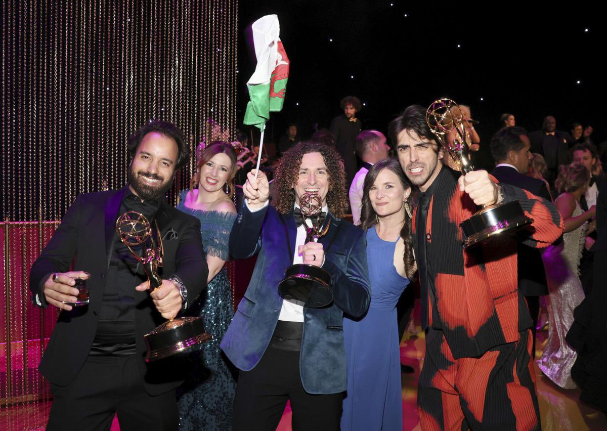 Curls on Camera tweet media