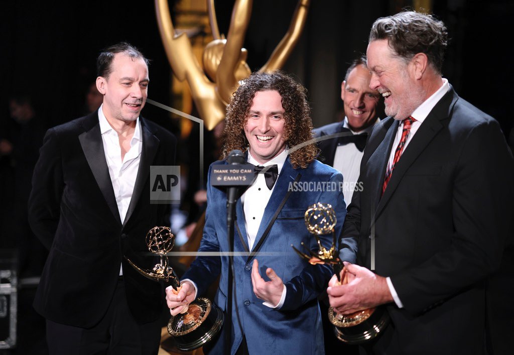 Curls on Camera tweet media