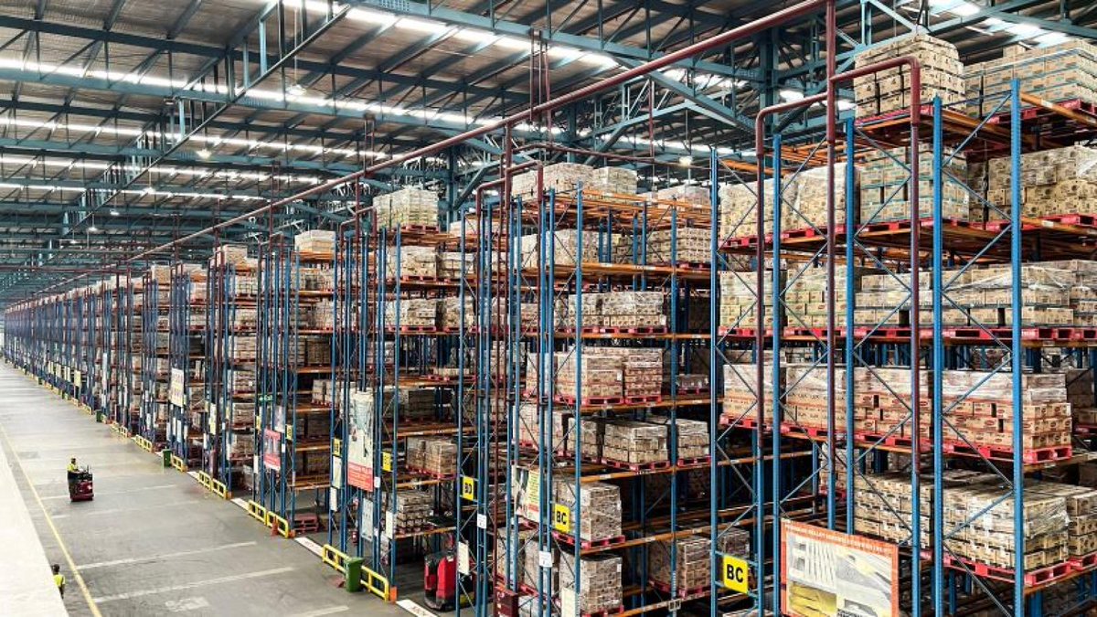 Firstec's tweet image. Destocking freeing up US warehousing space, but costs remain elevated dlvr.it/T16Mxg