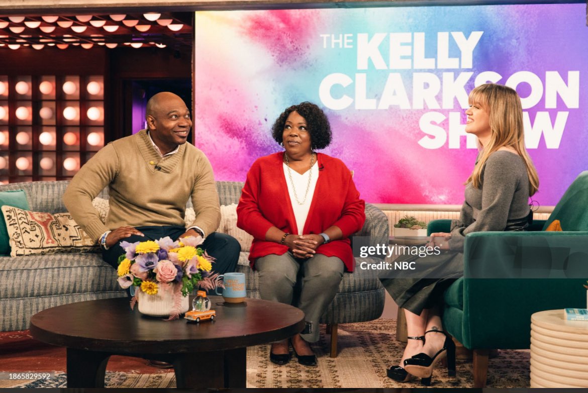 News Alert! Family and friends please join me back on the couch with The Kelly Clarkson Show Wednesday, January 10th as I continue to change the lives of young people, one kid at a time. @apsupdate @MorrisBrandonES @KellyClarksonTV @APSMediaServ @jbland100 @APSIDDCBowman