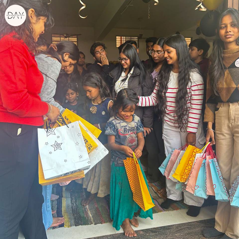 DAYfoundat008's tweet photo. Welcoming New Year with these. beautiful souls
#HappyNewYear2024 #ngo
#dayfoundation #newyear #Trendings https://t.co/HBcxbqrGo7