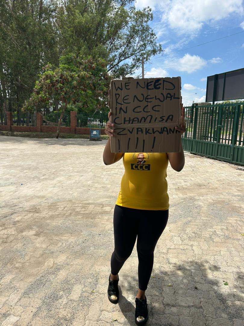 VaRapisa's tweet photo. Isu patinoti ED must Go hativhare face dzedu koimi ana mugodhoyi dzenyu munovharirei🚮🥁🥁🥁🥁😂😂😂😂 ukatuka munhu waunoda unozvinyarira wega🤷 https://t.co/dCS33a9cDY