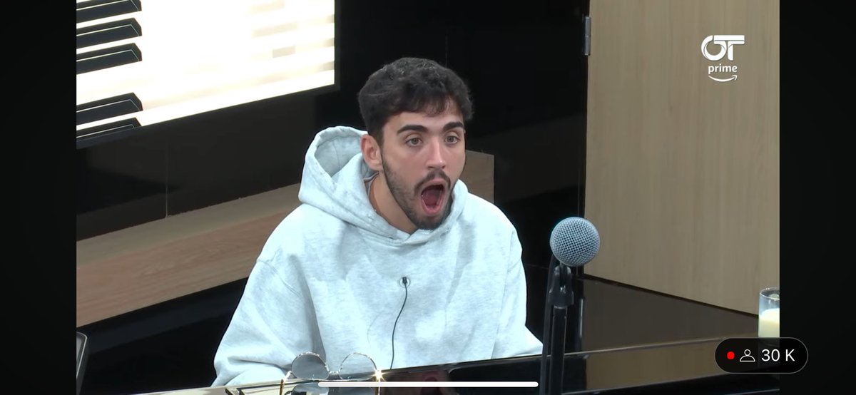 soy literalmente alex despues de ver lo guapisimo q esta martin con el pelo nuevo #OTDirecto8E