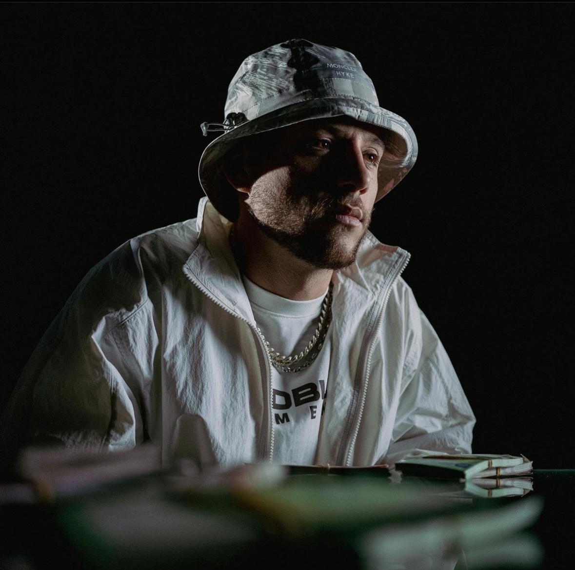 ShadesFrance's tweet image. 🚨🚨 PLK nous donne rendez-vous DEMAIN à 18 heures pour "La chambre 140" !!