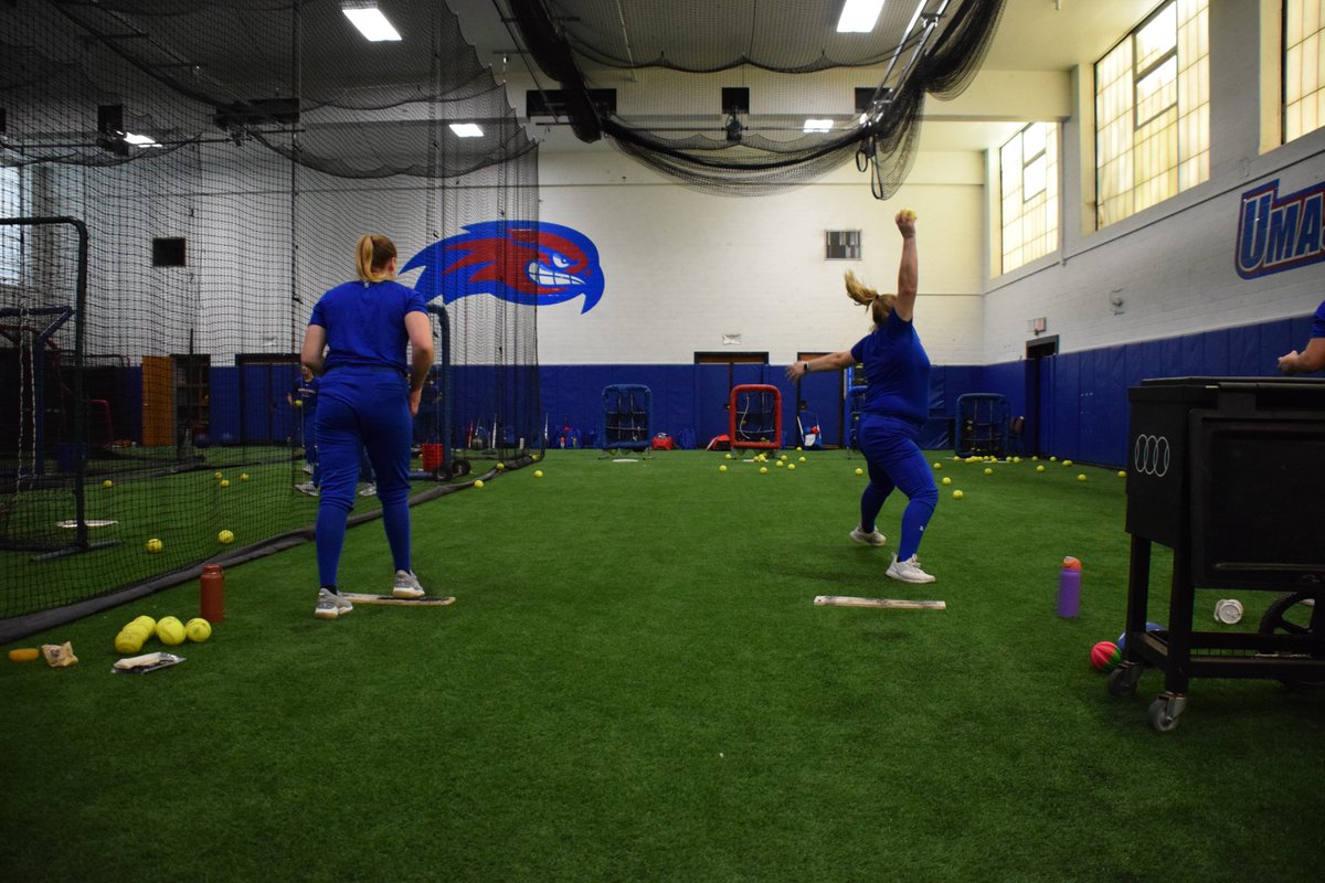 UMass Lowell Softball tweet media