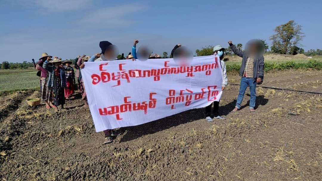 nway_jasmine's tweet photo. Joint forces of pro-democracy villagers of several villages from northern #Salingyi township and eastern #Yinmarpin township staged a strike against military dictatorship.
#LegalizationOfNUG #2024Jan8Coup #WhatsHappeningInMyanmar https://t.co/FE0VxIiDkZ