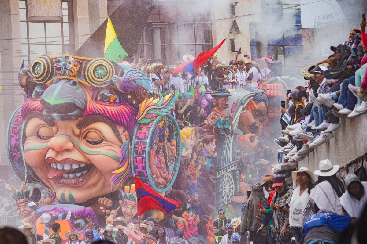 sebastianmaya23's tweet photo. - Carroza A: son transportadas por un transporte de mayor tamaño.

Aclaración: Este año, se incorporaron los términos Carroza A y Carroza B siendo algo novedoso para el carnaval. Sucede que la que ahora es Carroza B, antes era No Motorizada y era llevada a pie. https://t.co/Xg1v3ZISuG