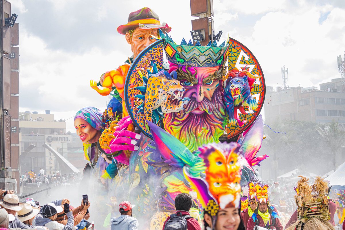 sebastianmaya23's tweet photo. - Carroza A: son transportadas por un transporte de mayor tamaño.

Aclaración: Este año, se incorporaron los términos Carroza A y Carroza B siendo algo novedoso para el carnaval. Sucede que la que ahora es Carroza B, antes era No Motorizada y era llevada a pie. https://t.co/Xg1v3ZISuG