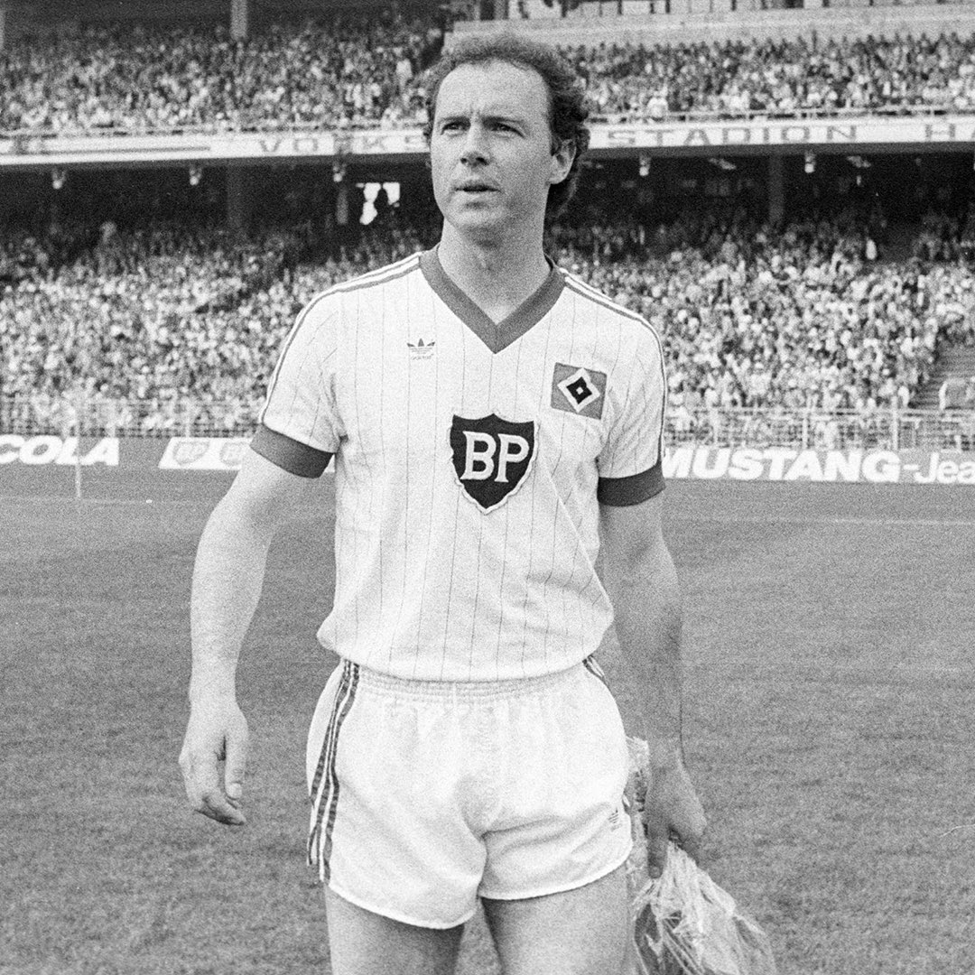 HSV's tweet photo. Franz #Beckenbauer ist tot. 🕊️ Die deutsche Fußball-Legende ist im Alter von 78 Jahren verstorben. In Gedanken sind wir bei der Familie und den Angehörigen. Ruhe in Frieden, Kaiser! 🙏🏼

#nurderHSV https://t.co/063B2KNK5n