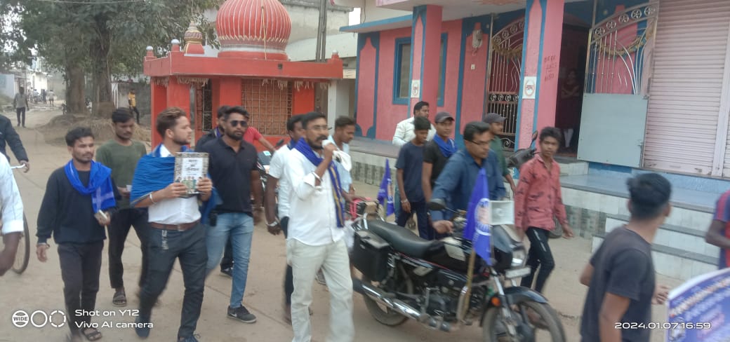 BheemArmycg78GS's tweet photo. बहुजन जागो पैदल मार्च कार्यक्रम लगातार छत्तीसगढ़ के प्रत्येक जिलों में, बड़े भैया दिनेश आजाद जी को क्रांतिकारी सेल्यूट है.. https://t.co/NI7x9p65cE