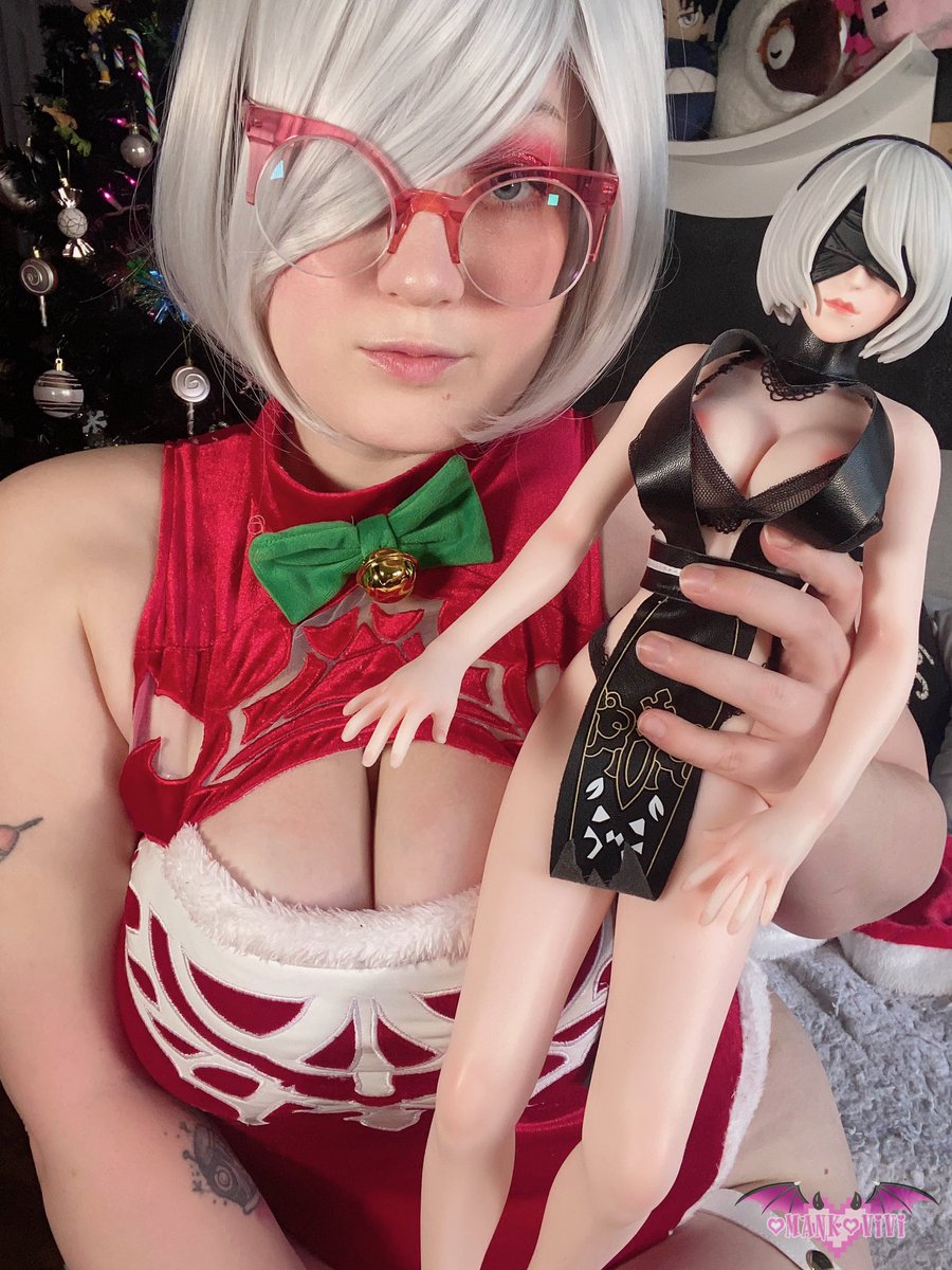 50 RTs = 2 Naked 2B’s 🥵🖤✨