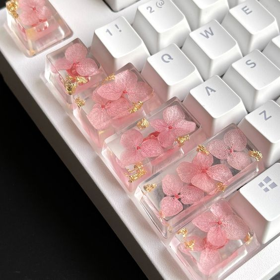 lavieestbelIe's tweet photo. Flower keycaps https://t.co/hNUE0tjAMZ
